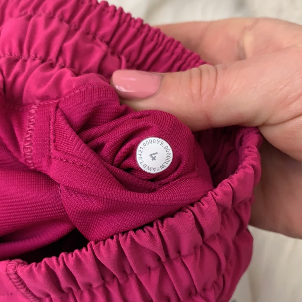 Lululemon Ripened Raspberry Hotty Hot shorts - Picture 6 of 6